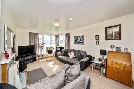 Photo of property in 83 Manawapou Road, Hawera, 4610