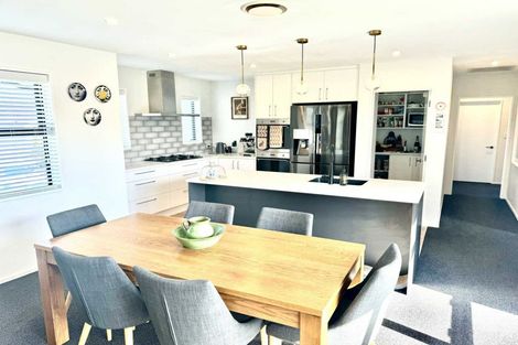 Photo of property in 28 Highgate Drive, Rangiora, 7400