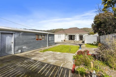 Photo of property in 17 Hewer Crescent, Naenae, Lower Hutt, 5011