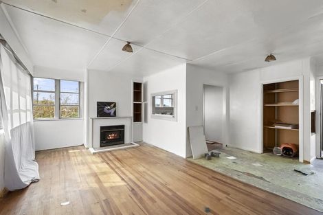 Photo of property in 77 Mould Street, Waitara, 4320