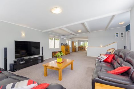 Photo of property in 14 Acacia Road, Torbay, Auckland, 0632
