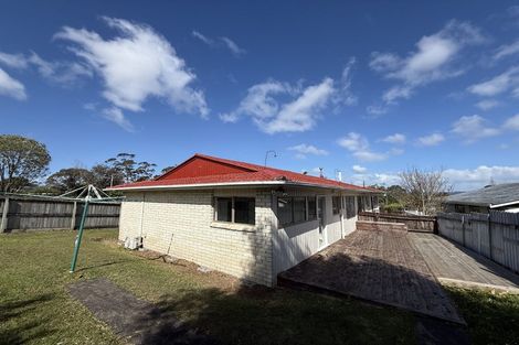 Photo of property in 2/47 Zita Maria Drive, Massey, Auckland, 0614