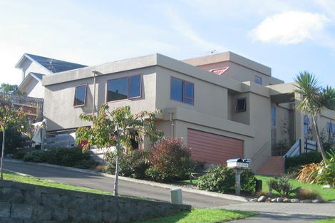 Photo of property in 9 Joseph Banks Drive, Whitby, Porirua, 5024