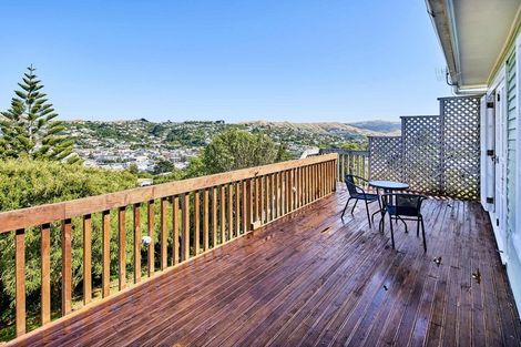 Photo of property in 28 Chesterton Street, Johnsonville, Wellington, 6037
