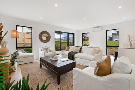 Photo of property in 529 Massey Road, Mangere, Auckland, 2022