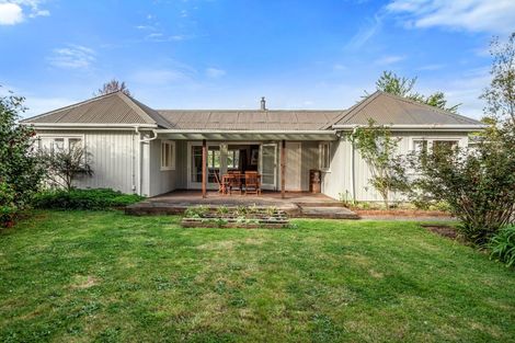 Photo of property in 27 Robinson Avenue, Holdens Bay, Rotorua, 3010