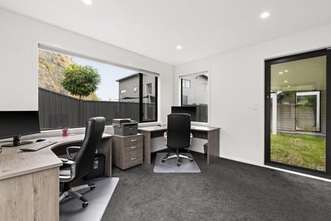 Photo of property in 87 Oak Road, Poraiti, Napier, 4112