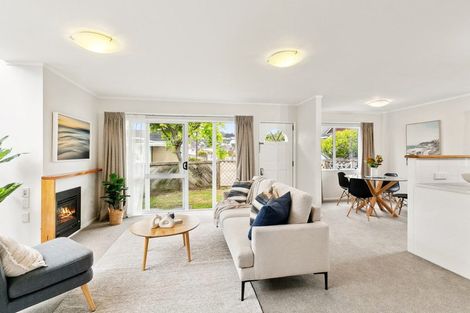 Photo of property in 6 Macalister Place, Miramar, Wellington, 6022