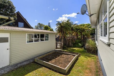 Photo of property in 13 Aorangi Road, Paraparaumu, 5032