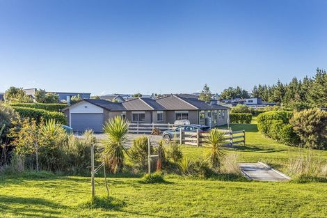 Photo of property in 88b Endeavour Drive, Whitby, Porirua, 5024