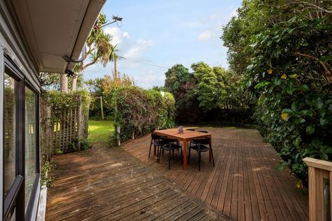 Photo of property in 15 Chew Place, Ranui, Porirua, 5024