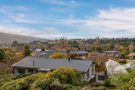 Photo of property in 18 Branxholm Street, Roxburgh, 9500