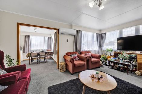 Photo of property in 25 Waihi Road, Hawera, 4610