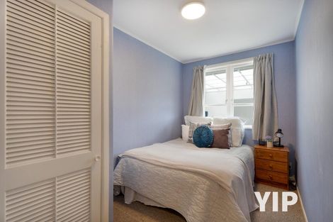 Photo of property in 62 Ruskin Road, Newlands, Wellington, 6037