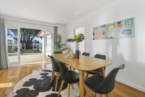 Photo of property in 6 Kervil Avenue, Te Atatu Peninsula, Auckland, 0610