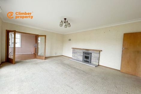 Photo of property in 8 Sherwood Avenue, Te Atatu South, Auckland, 0610