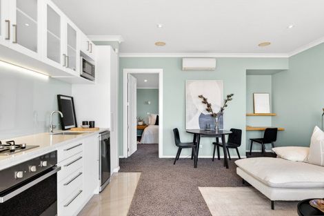 Photo of property in 40 Roslyn Road, Bluff Hill, Napier, 4110