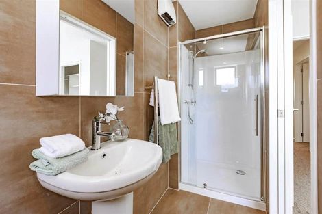 Photo of property in 10b Kotahitanga Street, Papakura, 2110