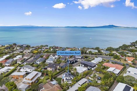 Photo of property in 1/164 Aberdeen Road, Campbells Bay, Auckland, 0620