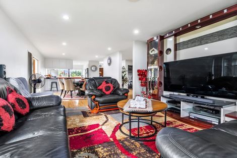 Photo of property in 33 Pickaberry Avenue, Karaka, Papakura, 2113