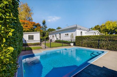 Photo of property in 129 Te Mata Road, Havelock North, 4130