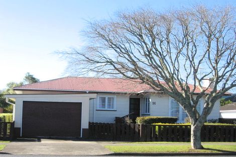 Photo of property in 2/96 Kelvin Road, Papakura, 2110