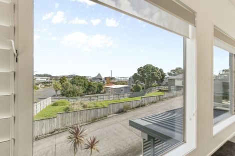 Photo of property in 26 Birdwood Avenue, Moturoa, New Plymouth, 4310