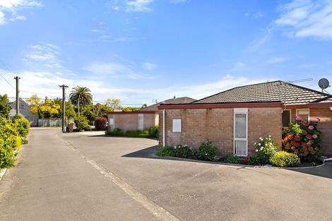 Photo of property in 2/98 Domain Terrace, Spreydon, Christchurch, 8024