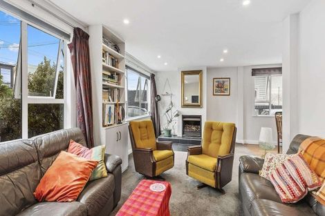 Photo of property in 101 Apu Crescent, Lyall Bay, Wellington, 6022