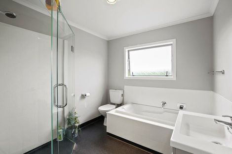 Photo of property in 350 Awai Road, Tarurutangi, New Plymouth, 4372