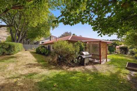 Photo of property in 15b Heuchan Lane, Wanaka, 9305