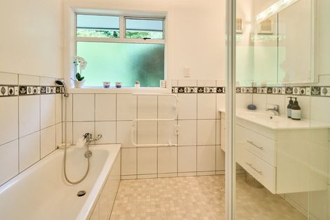 Photo of property in 46 Homewood Crescent, Karori, Wellington, 6012
