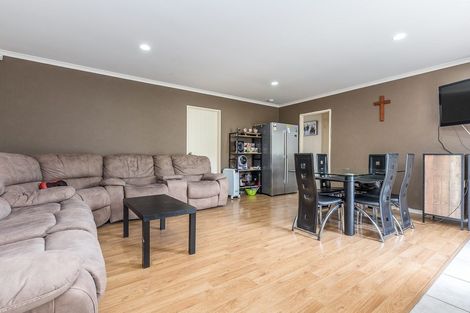 Photo of property in 4 Kalmore Place, Flat Bush, Auckland, 2016