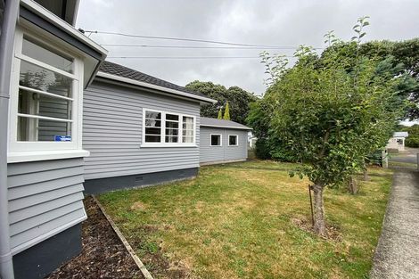 Photo of property in 15 Saint Ronans Avenue, Waterloo, Lower Hutt, 5011