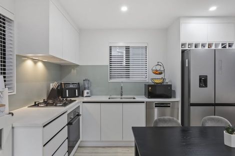 Photo of property in 19c Farwood Drive, Henderson, Auckland, 0612