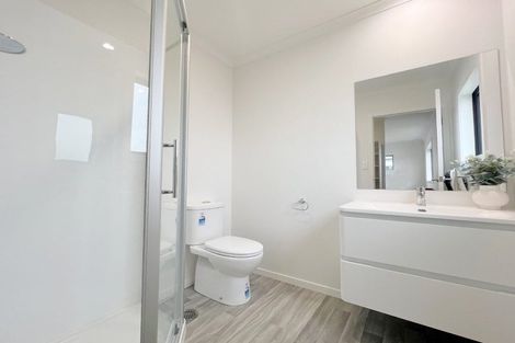 Photo of property in 94 Papatupu Way, Kumeu, 0810