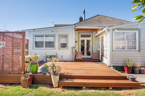 Photo of property in 93 Featherston Street, Takaro, Palmerston North, 4412