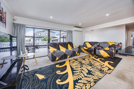 Photo of property in 67 Manuroa Road, Takanini, 2112