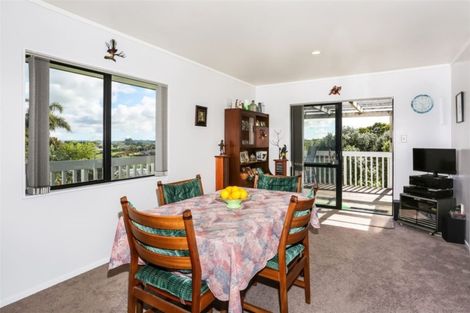 Photo of property in 150 Kaipara Road, Papakura, 2582