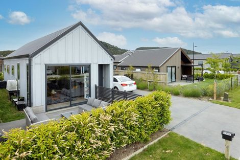 Photo of property in 16 Mount Burke Street, Wanaka, 9305