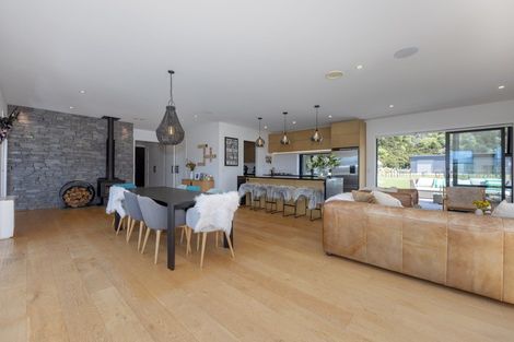 Photo of property in 22 Old Racecourse Road, Albert Town, Wanaka, 9305