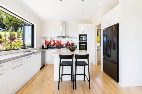 Photo of property in 10 Warman Road, Okura, Auckland, 0792