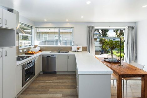 Photo of property in 2/3 Puriri Street, Riccarton, Christchurch, 8041