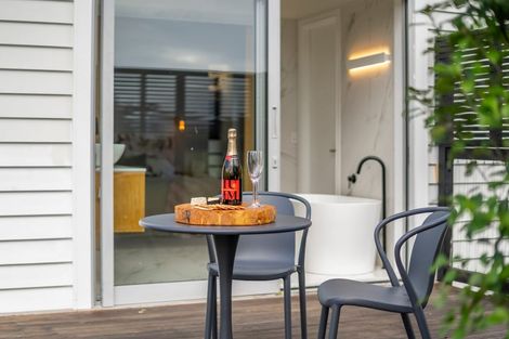 Photo of property in 5 Helm Place, Whitby, Porirua, 5024