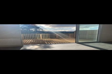 Photo of property in 3/6 Bushland Grove, Paparangi, Wellington, 6037