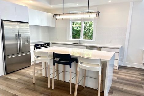 Photo of property in 210 Oriental Parade, Oriental Bay, Wellington, 6011