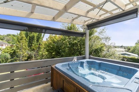 Photo of property in 56a Fairmount Road, Titirangi, Auckland, 0604