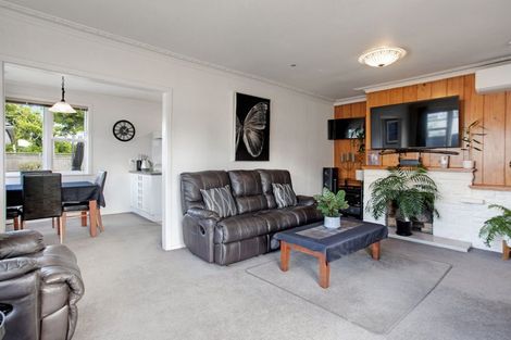 Photo of property in 84 Matipo Road, Te Atatu Peninsula, Auckland, 0610