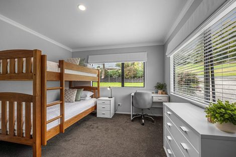 Photo of property in 51 Makiri Street, Helensville, 0800