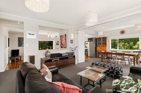 Photo of property in 138 Nicholson Road, Khandallah, Wellington, 6035